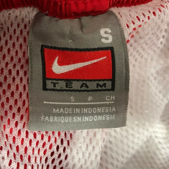 NIKE Team Men's Mesh Lined Track Pants red Running - Picture 3 of 3